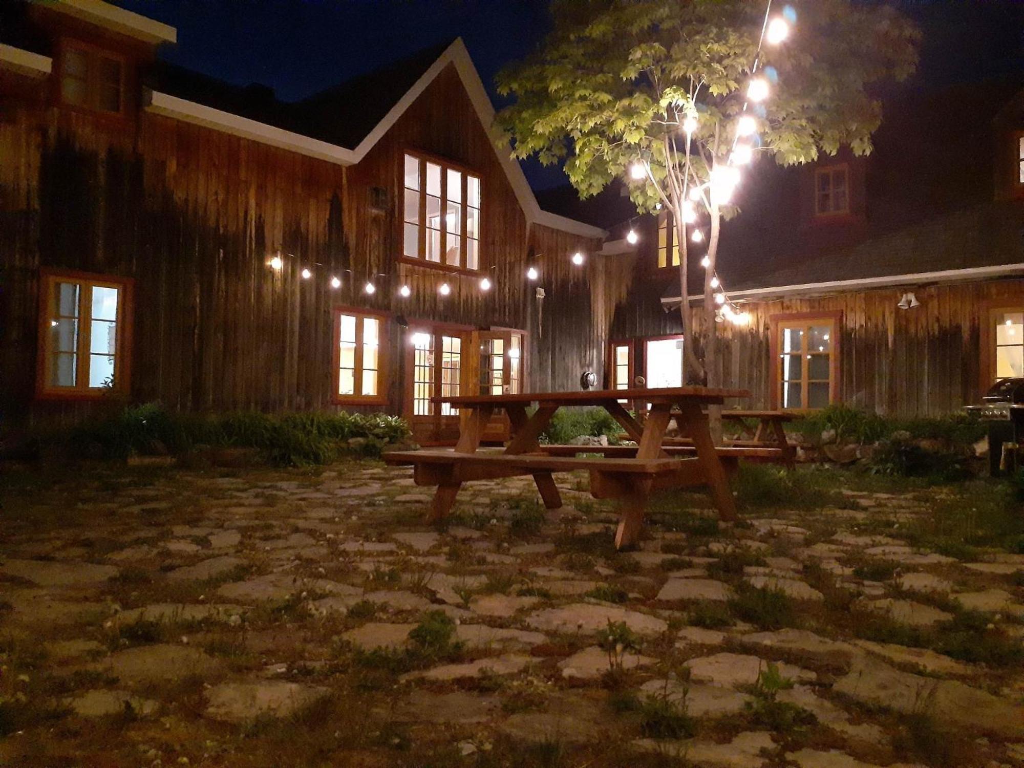 Auberge Le P'Tit Bonheur Saint-Laurent-de-l'ile d'Orleans Bagian luar foto