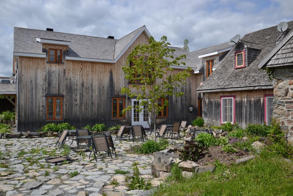Auberge Le P'Tit Bonheur Saint-Laurent-de-l'ile d'Orleans Bagian luar foto