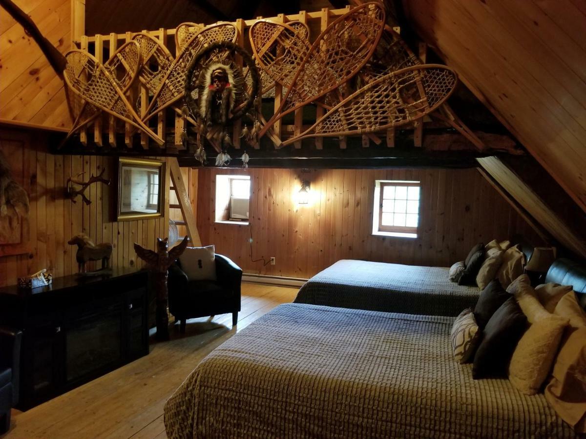 Auberge Le P'Tit Bonheur Saint-Laurent-de-l'ile d'Orleans Bagian luar foto